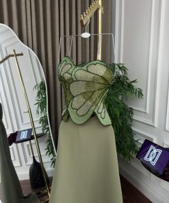 Alternative view of فستان سهرة أخضر زيتي بتصميم كورسيه فاخر مطرز