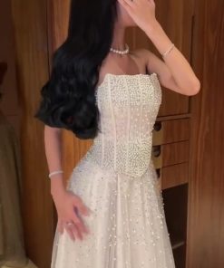 فستان سهرة بدون أكمام