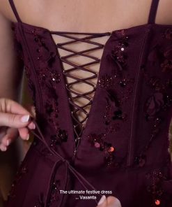 Alternative view of فستان سهرة عنّابي مطرز بتفاصيل ثلاثية الأبعاد  قصة أنيقة وانسيابية