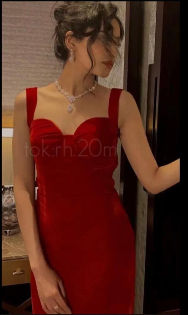 فستان سهرة لون جذاب