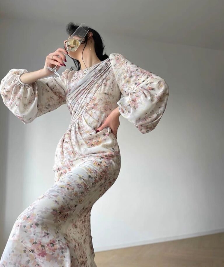 ⁦برنت بأكمام وكسرات فوق وتحت بشكل ماسك⁩ - الصورة ⁦2⁩
