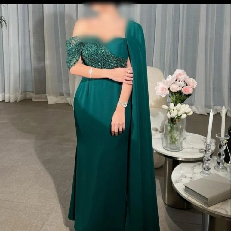 فستان سهرة لكرا كريب راقي مع كلفة مشجرة من الخرز والشك بطريقة راقية