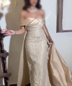 فستان سهرة بذيل طويل
