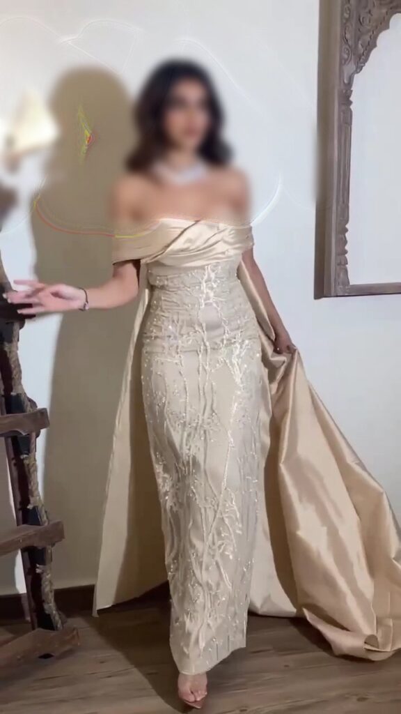 فستان سهرة بذيل طويل