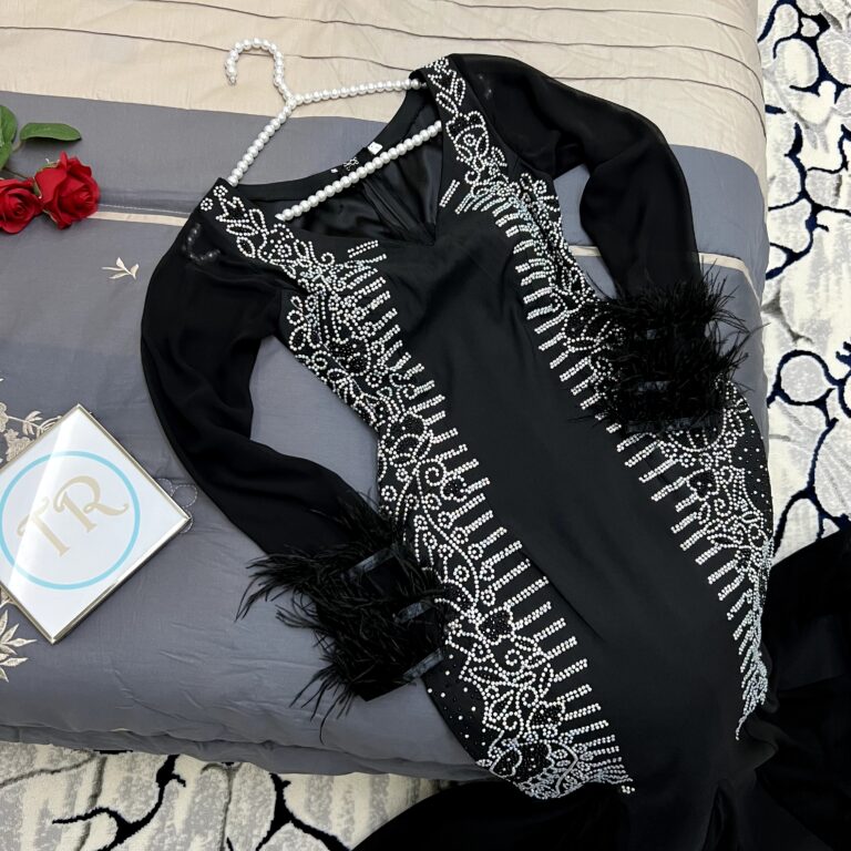 ⁦فستان سهرة اسود⁩ - الصورة ⁦3⁩