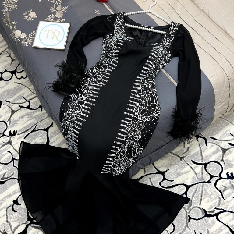 ⁦فستان سهرة اسود⁩ - الصورة ⁦2⁩