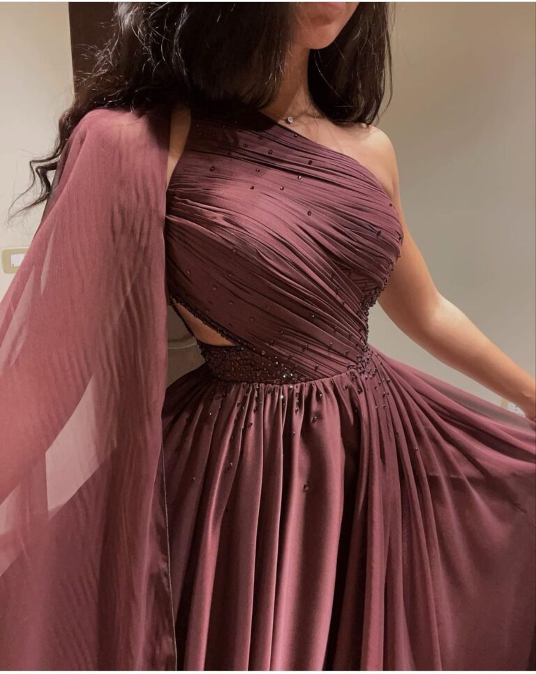 ⁦فستان سهرة لون جميل⁩ - الصورة ⁦4⁩