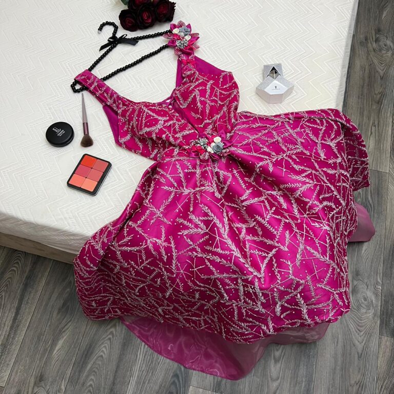 فساتين راقية