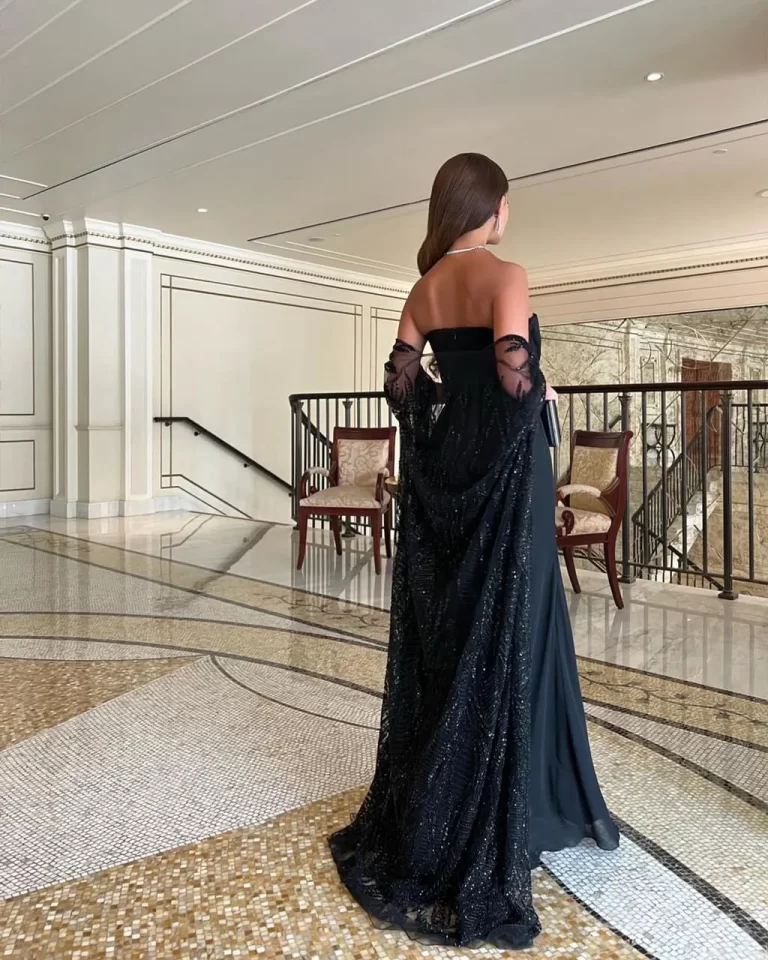 ⁦فساتين سهرة ب اكمام طويلة⁩ - الصورة ⁦3⁩
