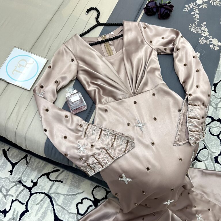 ⁦فساتين سهرة لون بيج وموف⁩ - الصورة ⁦2⁩