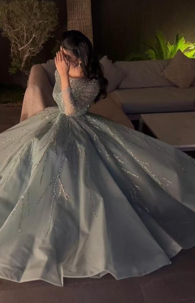 فساتين طويلة