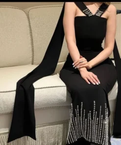فساتين لون أسود