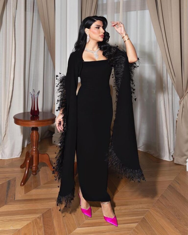 فساتين اكمام طويلة