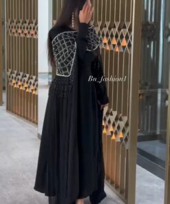 فستان لون اسود جميل