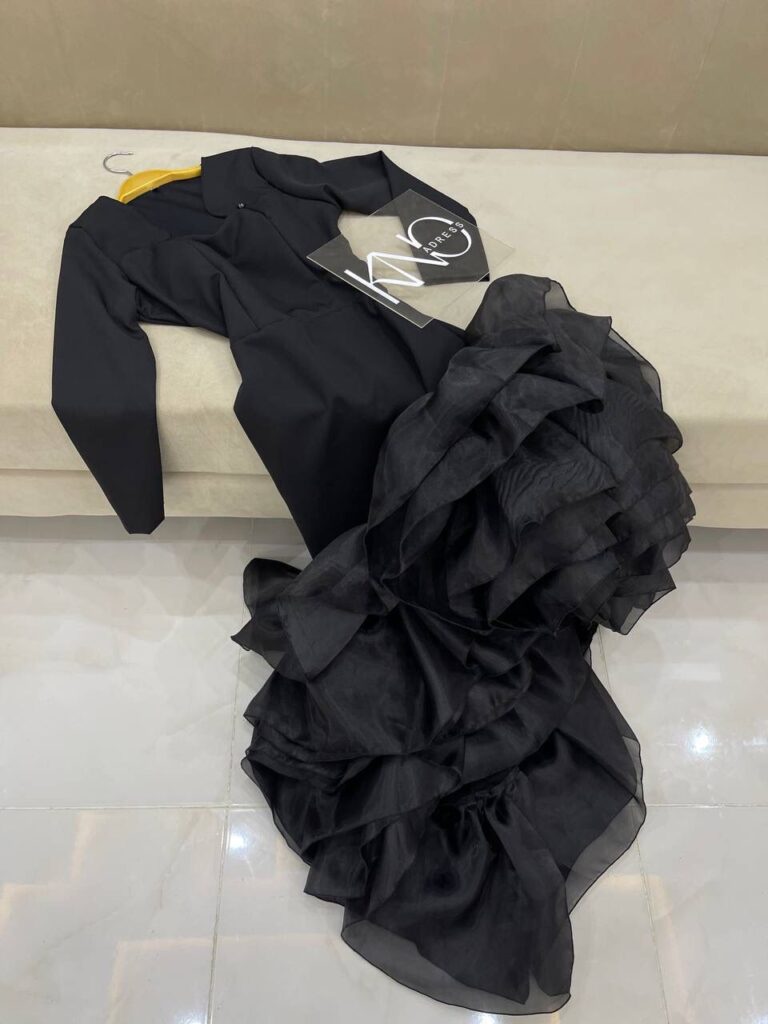 فساتين سوادء