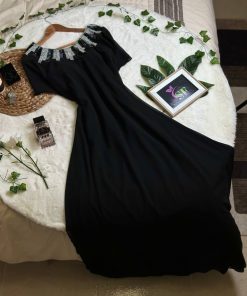 فساتين لون اسود كريب