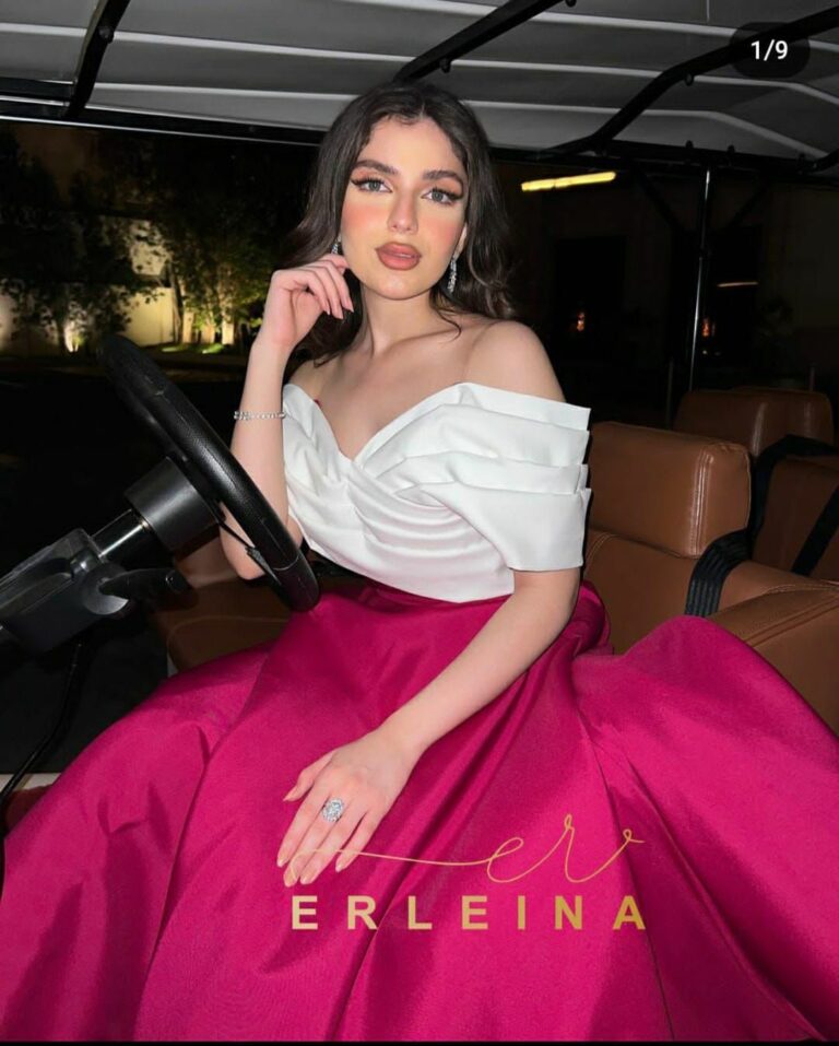 فساتين لون فوشي