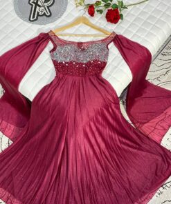 Alternative view of فساتين ب اكمام طويلة