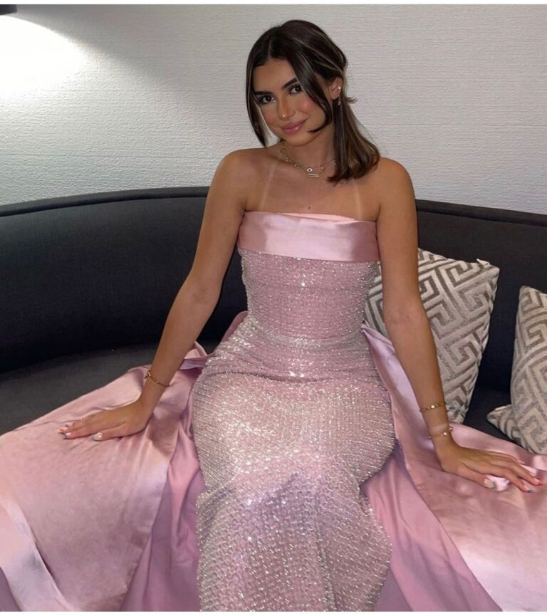 فساتين سهرة بذيل طويل