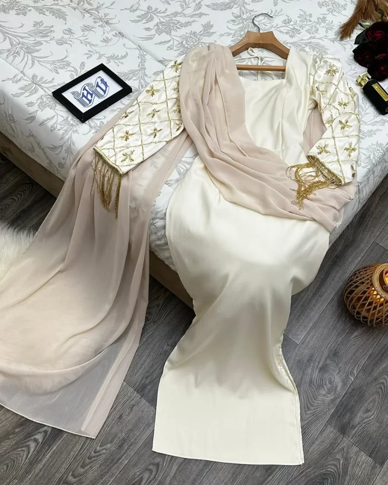 ⁦فستان ناعمة وجذابة⁩ - الصورة ⁦3⁩