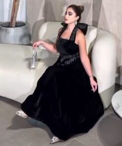 فستان لون اسود جميل