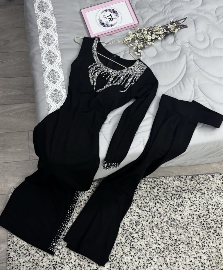 ⁦فستان سهرة أسود⁩ - الصورة ⁦2⁩