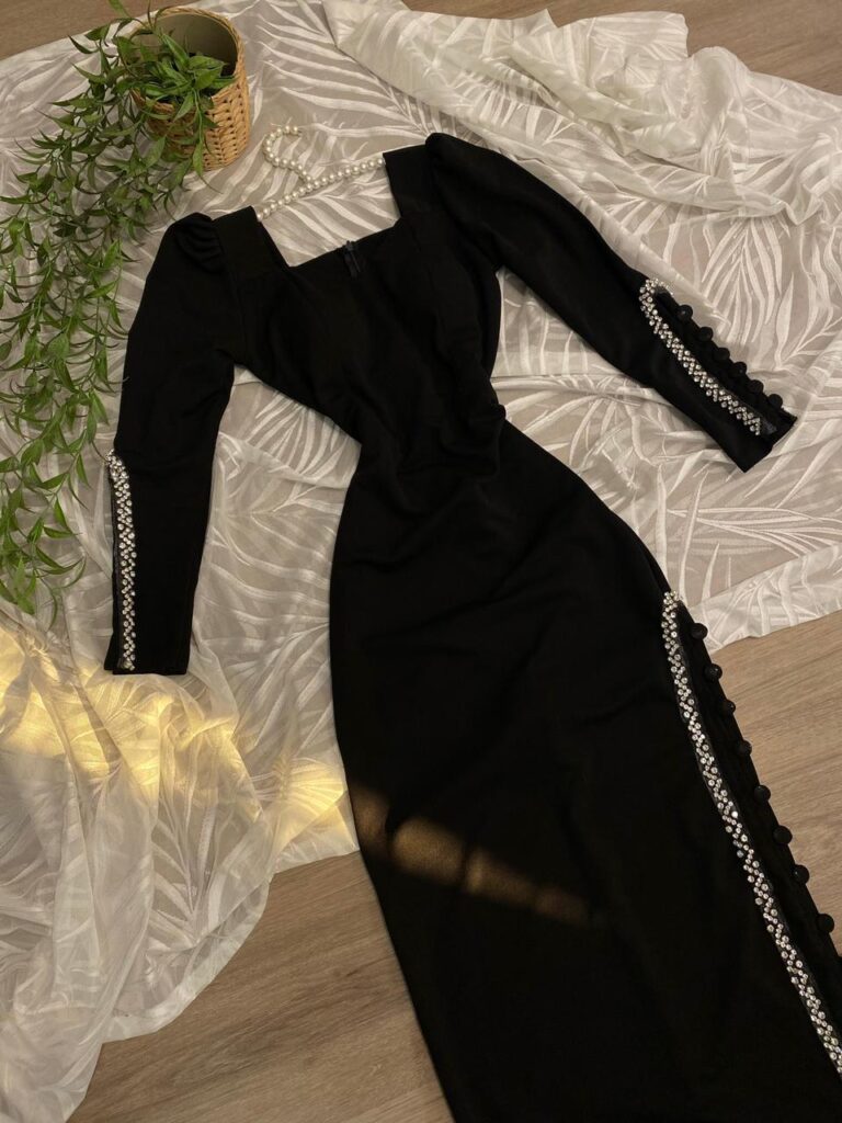 ⁦فساتين سهرة لون أسود⁩ - الصورة ⁦4⁩