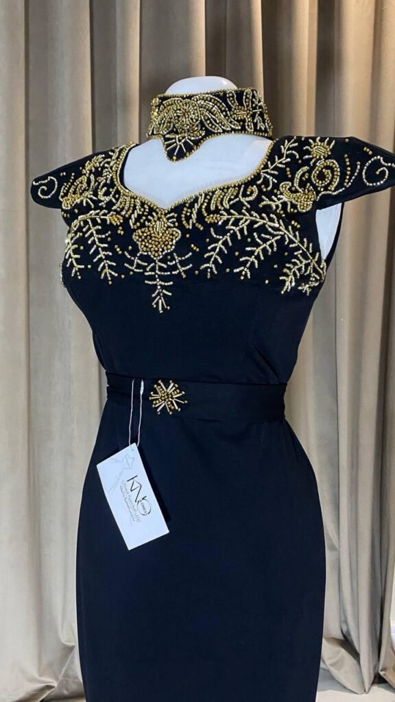 ⁦فستان لون أسود⁩ - الصورة ⁦5⁩