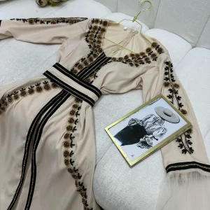⁦فساتين سهرة لون بيج⁩ - الصورة ⁦5⁩