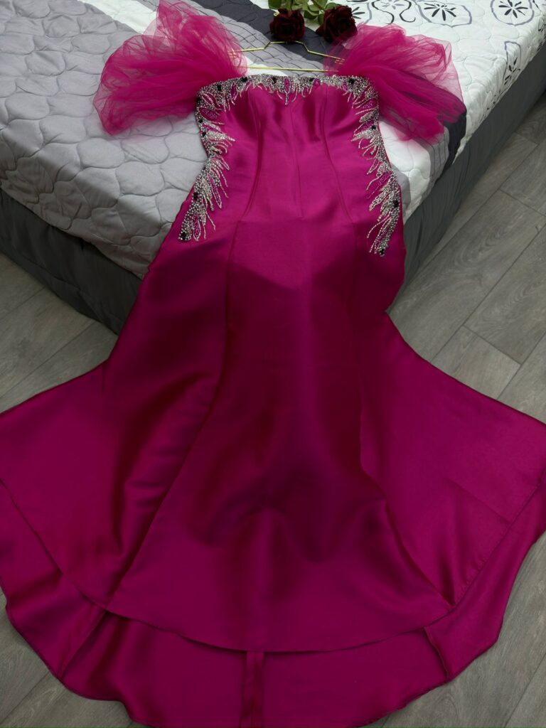 ⁦فستان سهرة لون فوشيا⁩ - الصورة ⁦3⁩