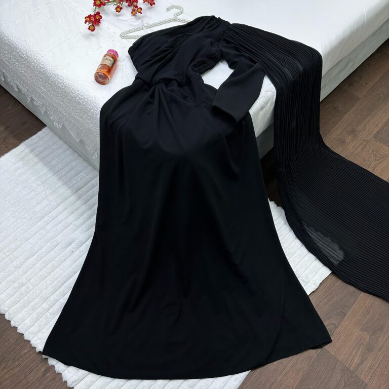 ⁦فستان سهرة لون أسود ناعم⁩ - الصورة ⁦2⁩