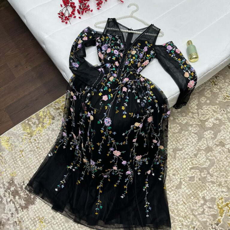 ⁦فساتين سهرة لون أسود⁩ - الصورة ⁦5⁩