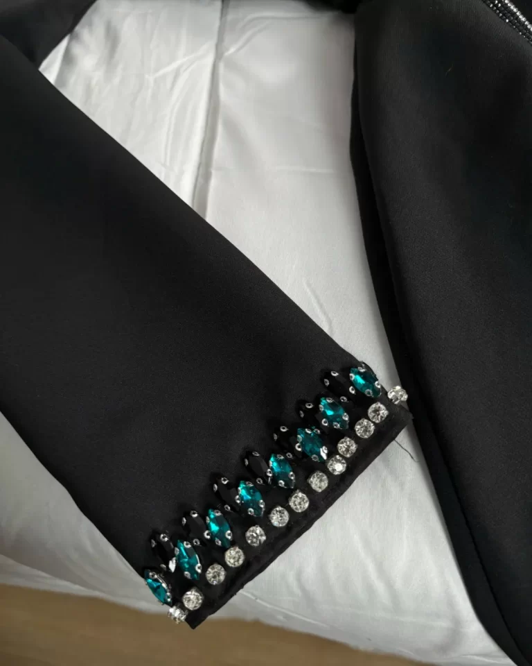 ⁦فستان سهرة أسود أنيق ميد⁩ - الصورة ⁦5⁩