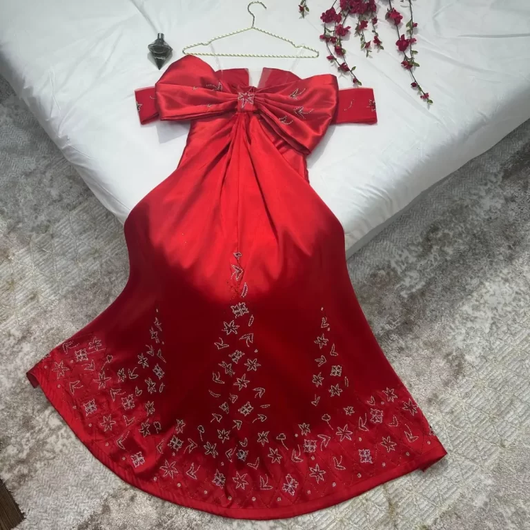 ⁦فساتين سهرة بذيل طويل⁩ - الصورة ⁦4⁩