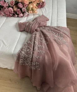 فستان سهرة منفوشة