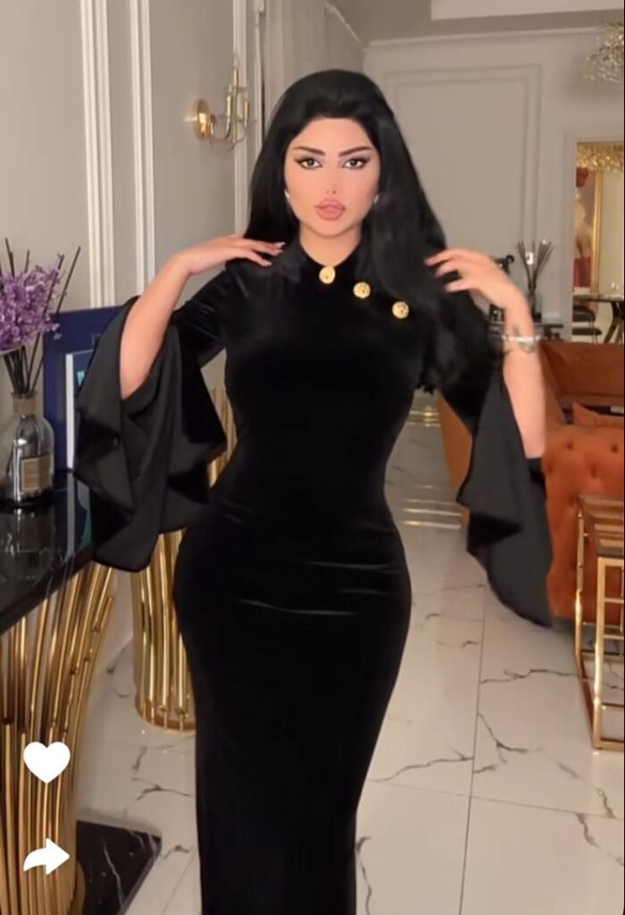 ⁦فساتين سهرة لون أسود⁩ - الصورة ⁦4⁩