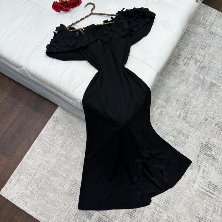 ⁦فساتين سهرة لون أسود طويلة⁩ - الصورة ⁦2⁩