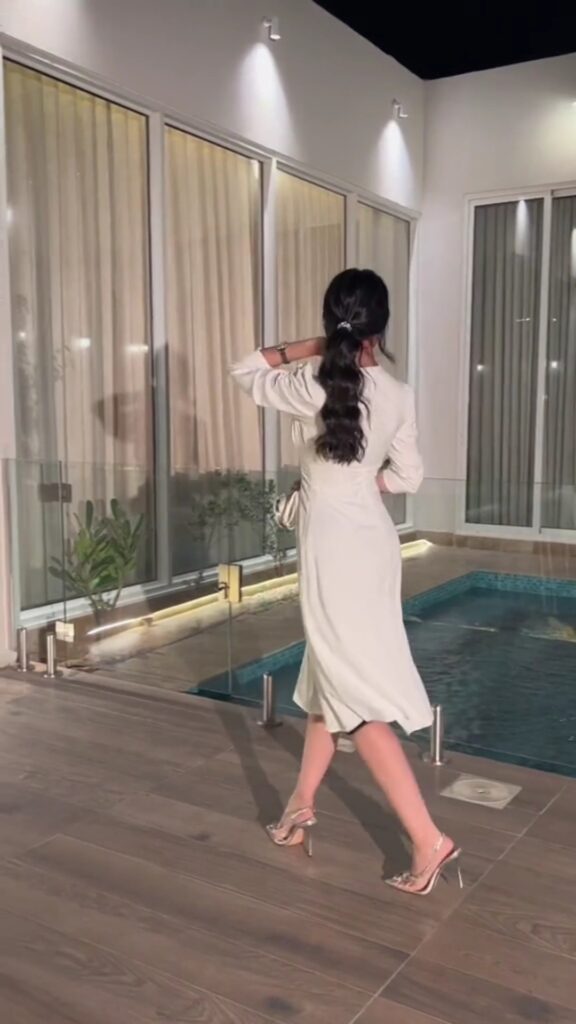 ⁦فساتين سهرة اوفوايت⁩ - الصورة ⁦5⁩