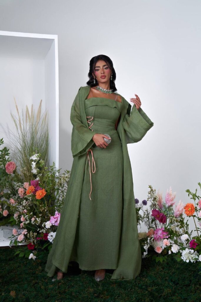 ⁦فستان سهرة لون زيتي⁩ - الصورة ⁦5⁩