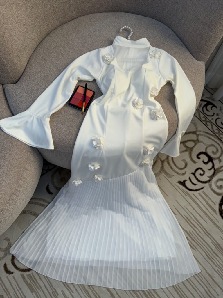 ⁦فستان سهرة أبيض⁩ - الصورة ⁦3⁩