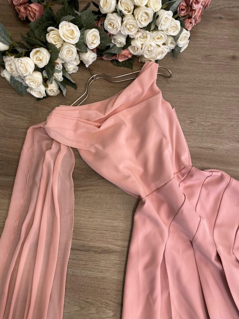 ⁦فستان سهرة ناعم⁩ - الصورة ⁦4⁩