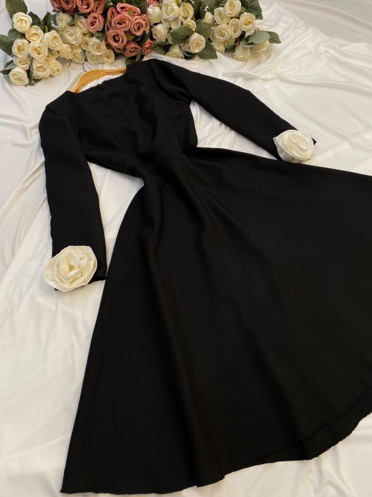 ⁦فستان أسود جميل وفخم⁩ - الصورة ⁦4⁩