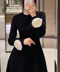 فستان أسود جميل وفخم
