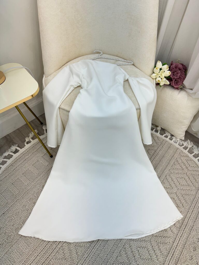⁦فستان سهرة اوفوايت⁩ - الصورة ⁦3⁩