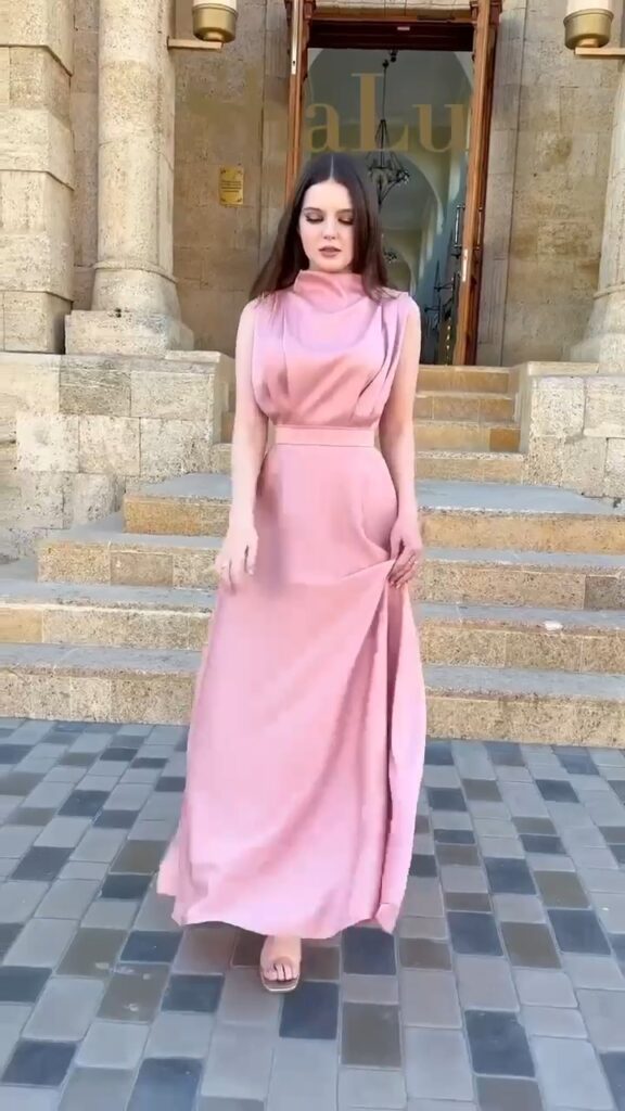 ⁦فستان سهرة حرير⁩ - الصورة ⁦2⁩