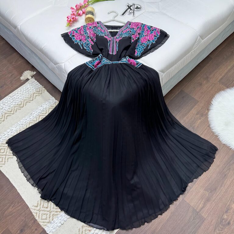 ⁦فستان سهرة اسود فخم⁩ - الصورة ⁦2⁩