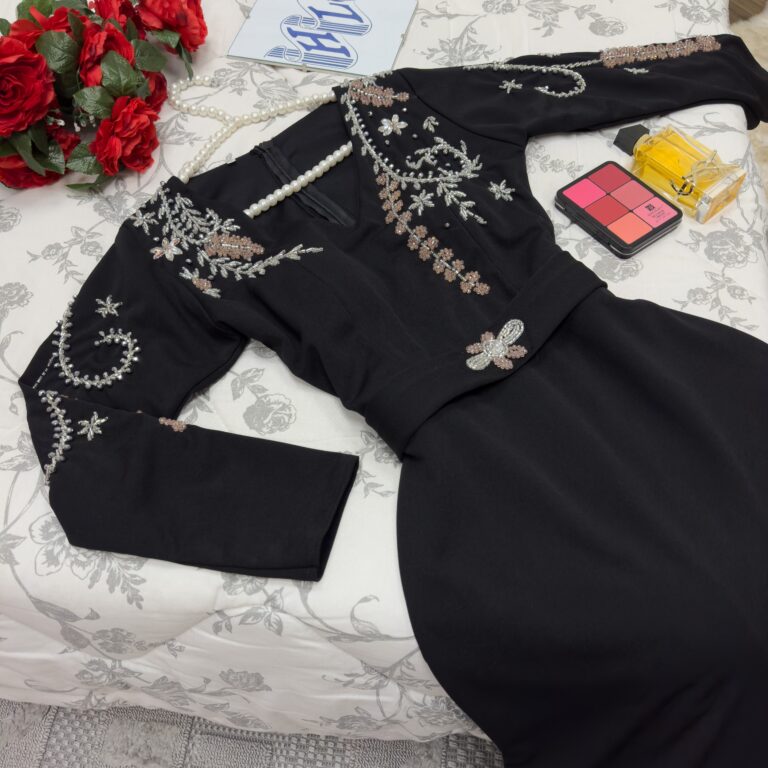 ⁦فساتين سهرة لون أسود⁩ - الصورة ⁦3⁩