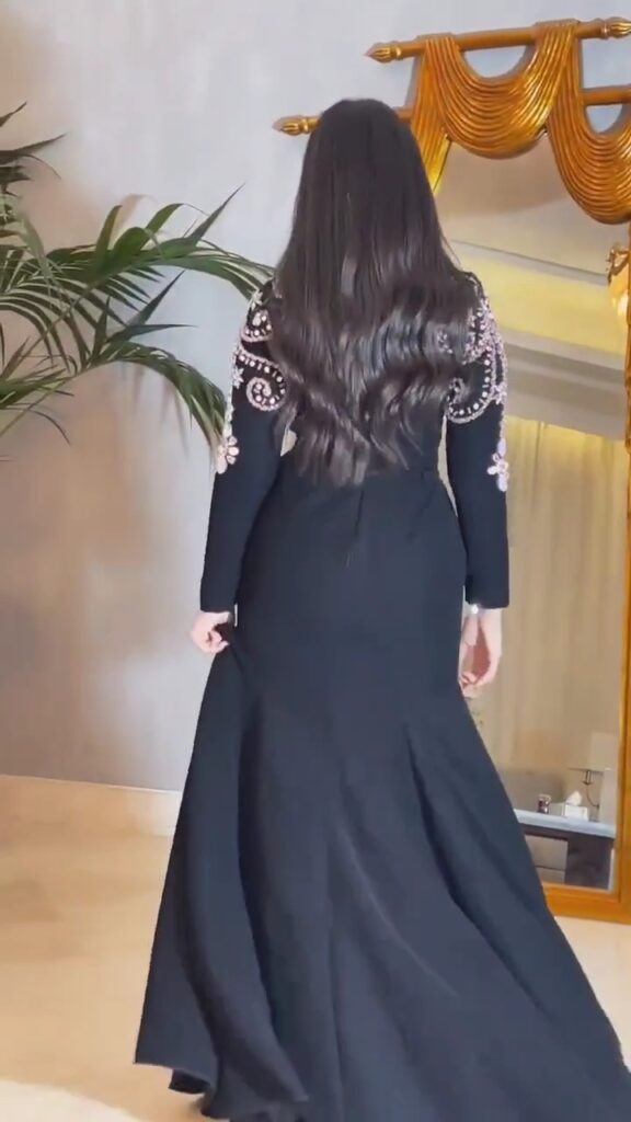 ⁦فساتين سهرة لون أسود⁩ - الصورة ⁦5⁩