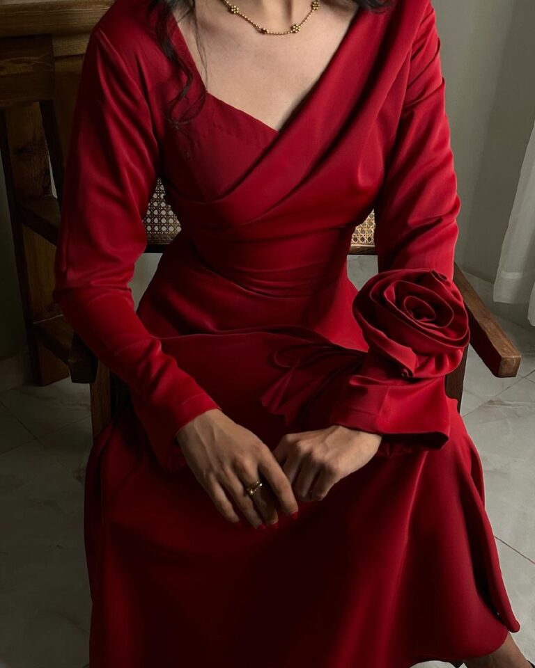 ⁦فساتين سهرة لون احمر⁩ - الصورة ⁦3⁩