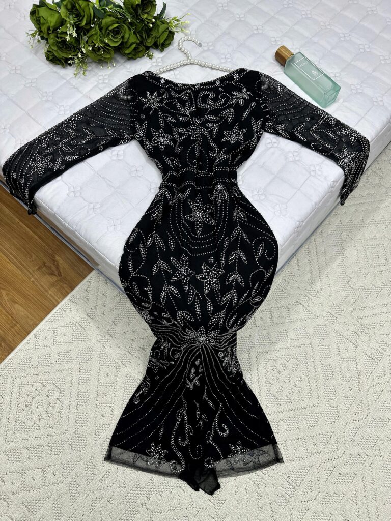 ⁦فستان سهرة اسود فخم⁩ - الصورة ⁦3⁩